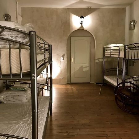 Minihostel 12Monkeys Kudamm Berlin Eksteriør billede