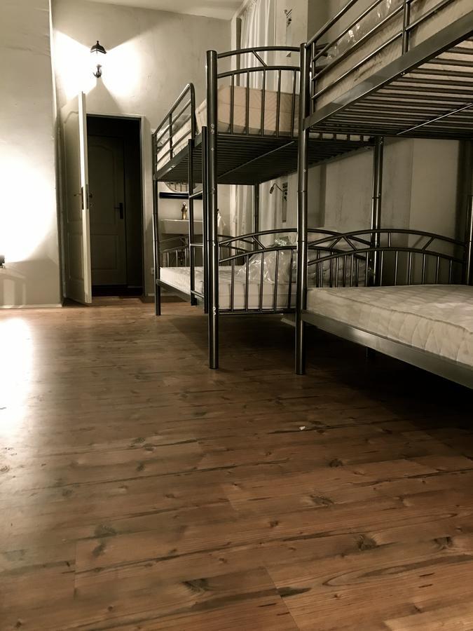 Minihostel 12Monkeys Kudamm Berlin Eksteriør billede